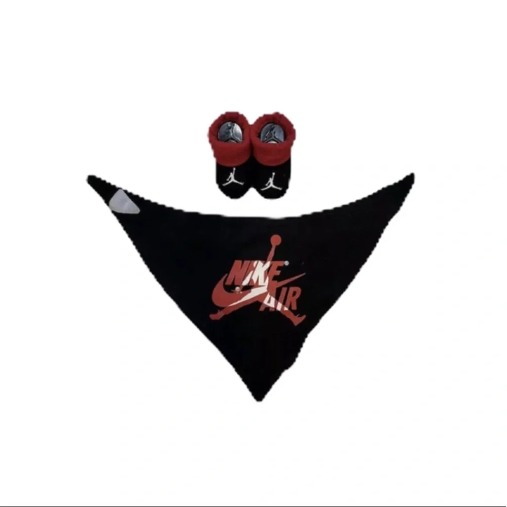 Jordan Baby Bundle, Bodysuit, NWT Bib & Booties - Picture 12 of 14